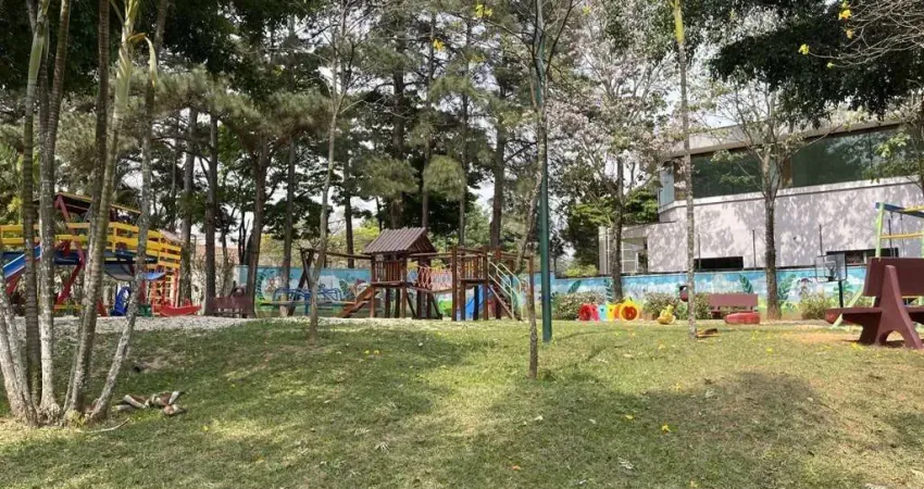 Cond São Paulo II - Cotia  Linda casa c/ 4 suítes, terraco,lareira, espaco gourmet e piscina!