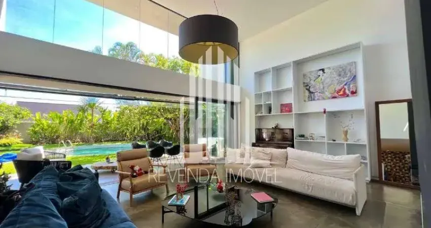 Luxuosa casa à venda em Alphaville Residencial Dois, Barueri-SP: 3 quartos, 3 suítes, 1 sala, 4 banheiros, 6 vagas, 380 m².