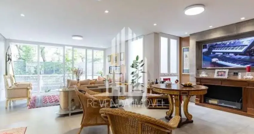 Imperdível Residência de Luxo no Jardim Cordeiro, São Paulo-SP: 5 quartos, 4 suítes, 1 sala, 4 vagas de garagem, 424m².