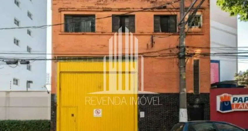 Oportunidade única: Galpão comercial à venda no Cambuci, São Paulo-SP, com localização estratégica e infraestrutura completa!