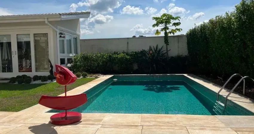 Casa à Venda no Condomínio Residencial Alpha 12 | 4 Suítes, 2 Master, Piscina | Alphaville