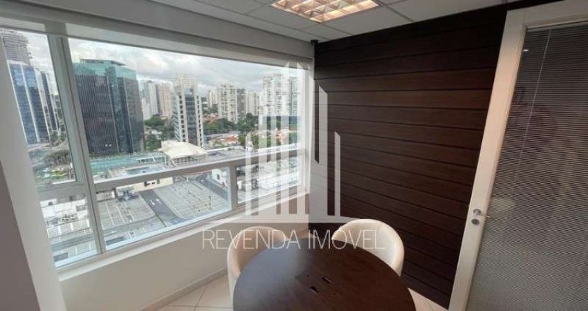 Aluguel de Sala Comercial Impecável no Jardim das Acácias, São Paulo-SP: 1 sala, 1 banheiro, 1 vaga, 39m². Venha Conferir!