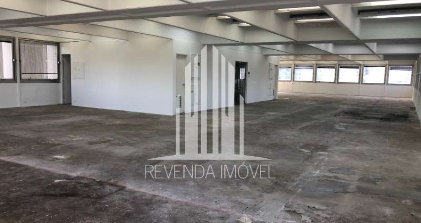 Sala Comercial na Chácara Itaim: 1 sala, 3 banheiros, 7 vagas, 415,93m² - São Paulo-SP