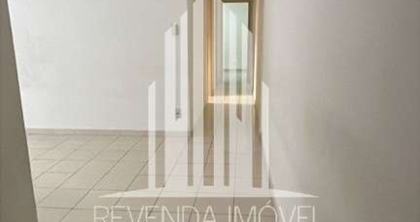 Apartamento à venda na Vila Dom Pedro I, São Paulo-SP: 3 quartos, 2 banheiros, 1 vaga de garagem, 73,00 m² de área.