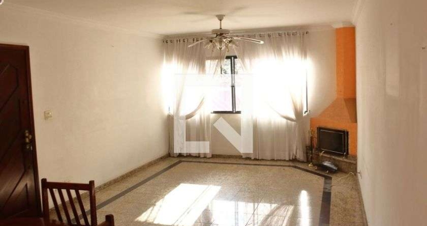 Casa à Venda - Água Fria, 3 Quartos,  216 m2