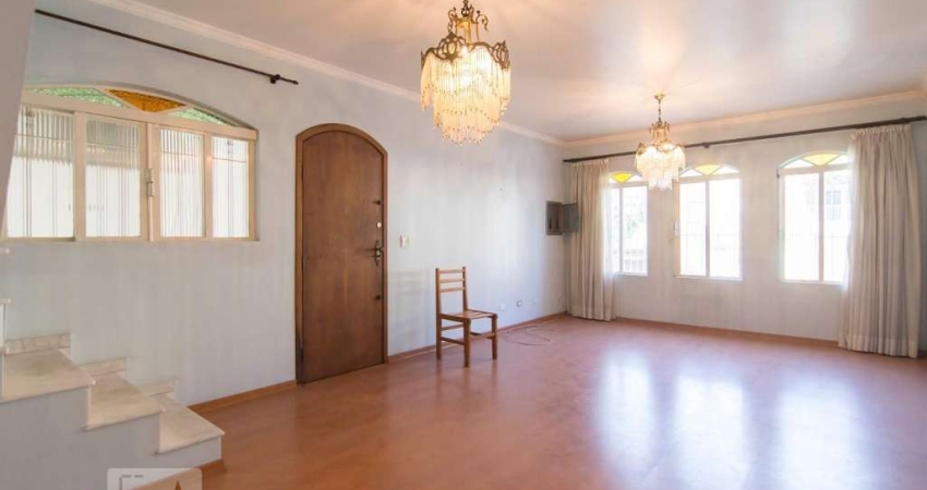 Casa à Venda - Água Fria, 3 Quartos,  300 m2