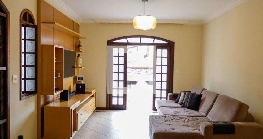 Casa à Venda - Umuarama, 3 Quartos,  250 m2
