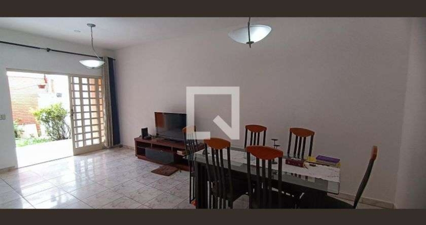 Casa à Venda - Jardim Nadir, 2 Quartos,  200 m2