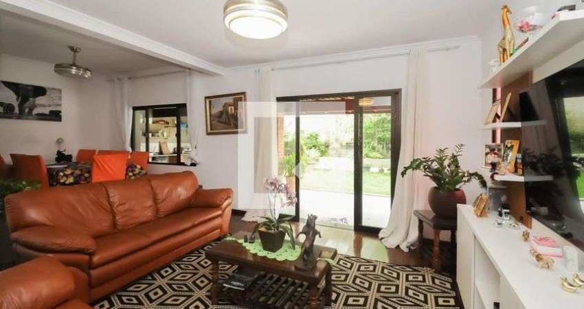 Casa à Venda - Planalto, 3 Quartos,  383 m2