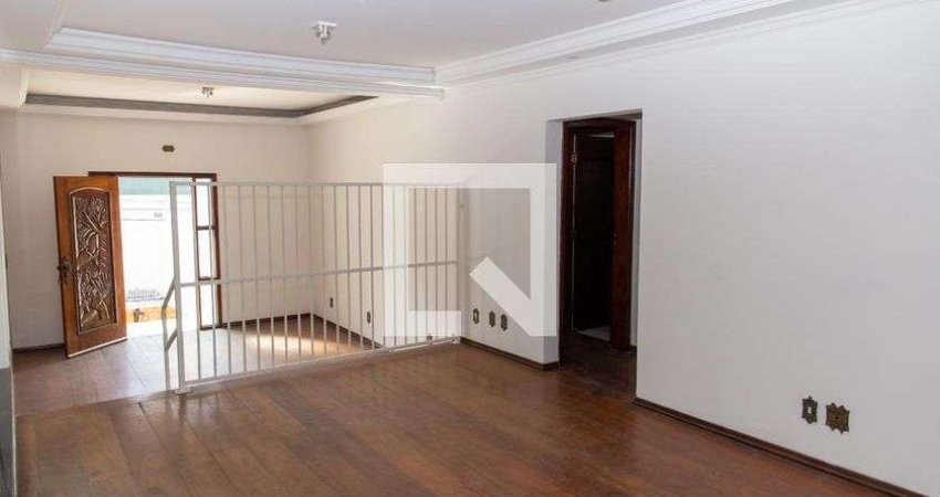 Casa à Venda - Centro, 6 Quartos,  510 m2