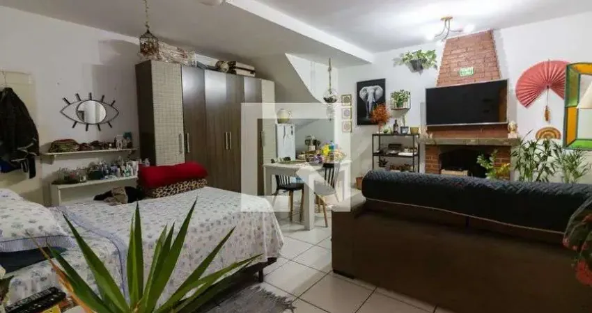 Casa à Venda - Chácara Santo Antonio, 6 Quartos,  200 m2