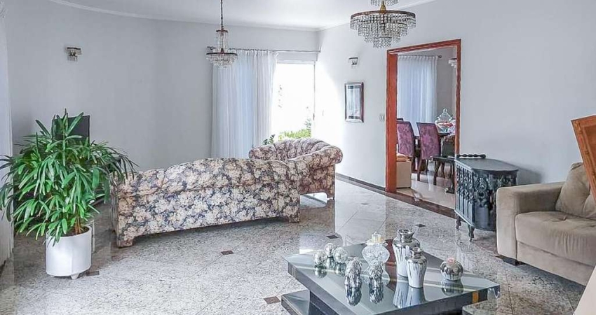 Casa à Venda - Água Fria, 4 Quartos,  250 m2