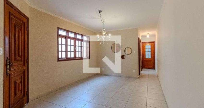 Casa à Venda - Jardim Londrina, 3 Quartos,  254 m2
