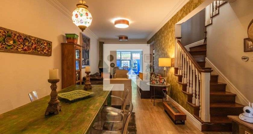 Casa à Venda - Alphaville, 3 Quartos,  205 m2
