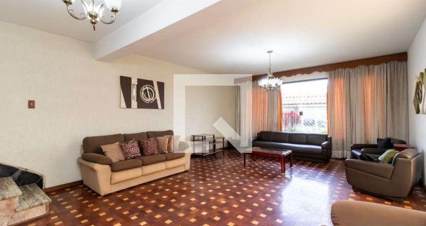 Casa à Venda - Água Fria, 3 Quartos,  214 m2