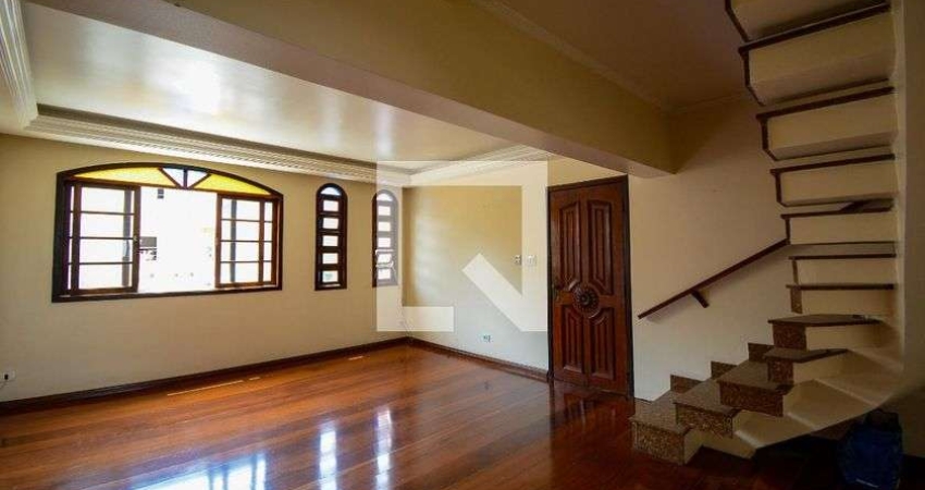 Casa à Venda - Taboão, 3 Quartos,  232 m2