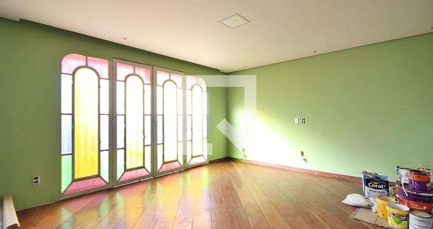 Casa à Venda - Paulicéia, 3 Quartos,  250 m2