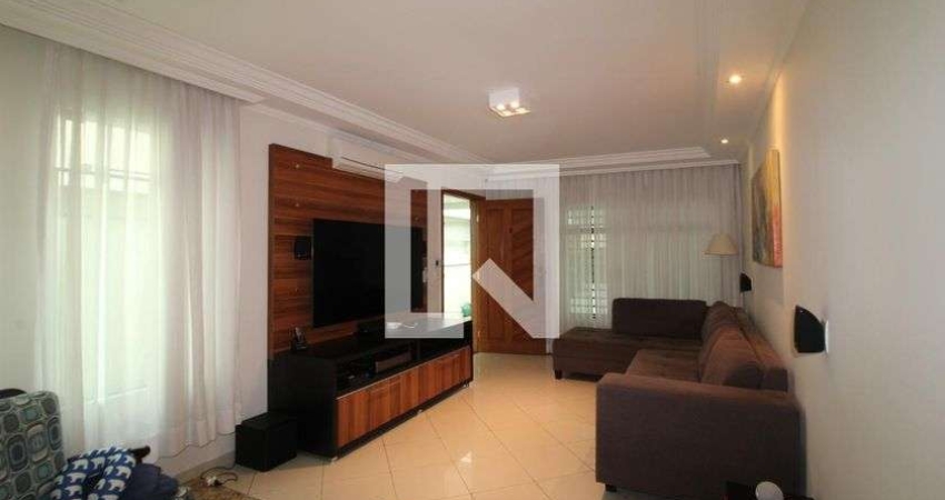 Casa à Venda - Água Fria, 3 Quartos,  160 m2