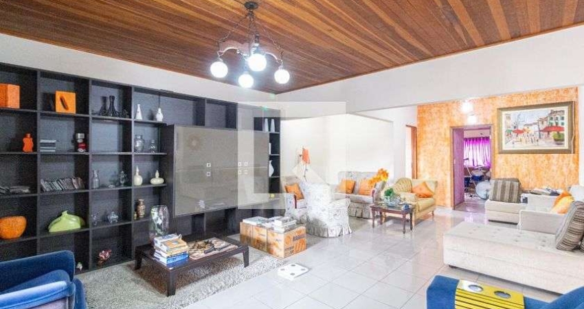 Casa à Venda - Bussocaba, 6 Quartos,  400 m2