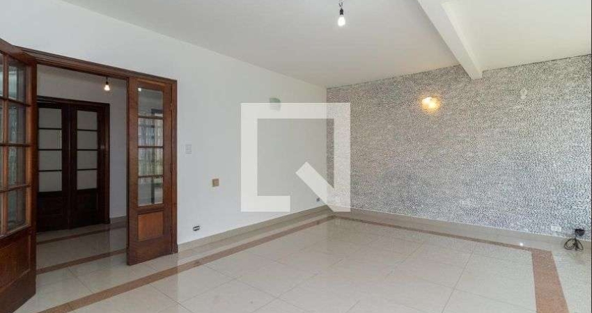 Casa à Venda - Água Fria, 4 Quartos,  250 m2