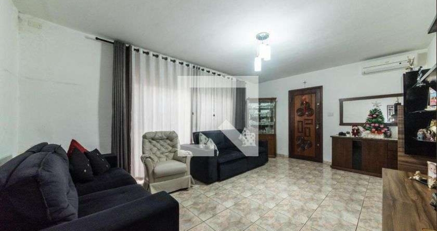 Casa à Venda - Bosque da Saúde, 2 Quartos,  450 m2
