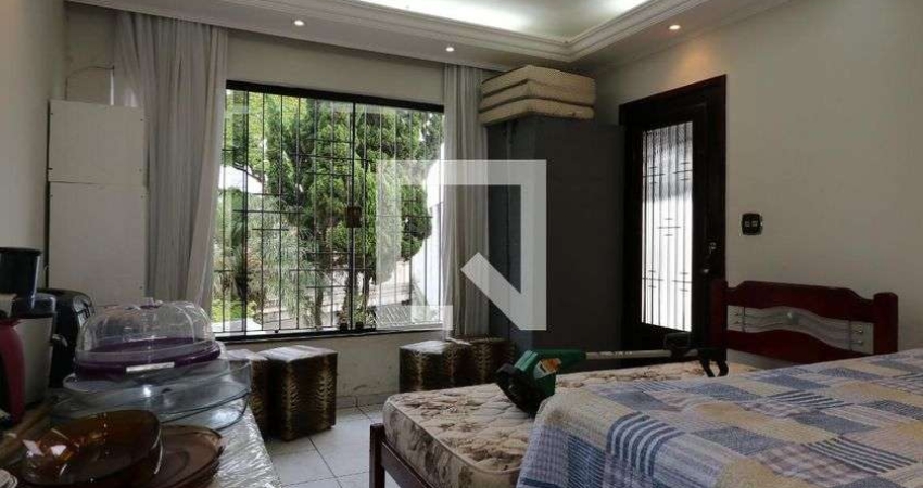 Casa à Venda - Parque das Nações, 2 Quartos,  400 m2
