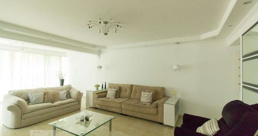 Casa à Venda - Água Fria, 3 Quartos,  201 m2