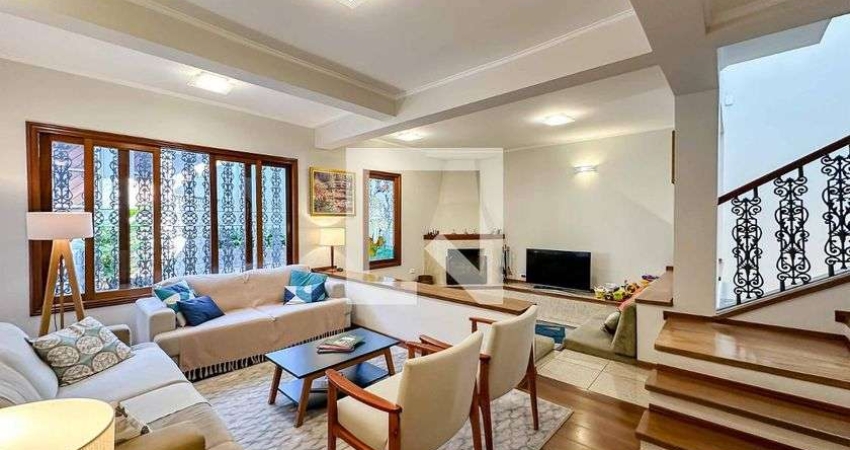 Casa à Venda - Água Fria, 3 Quartos,  350 m2