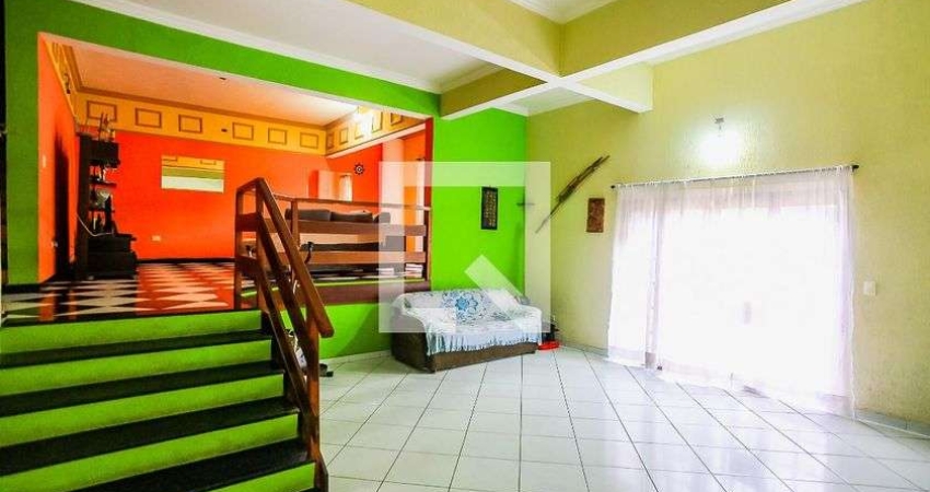 Casa à Venda - Chácara Agrindus, 4 Quartos,  350 m2