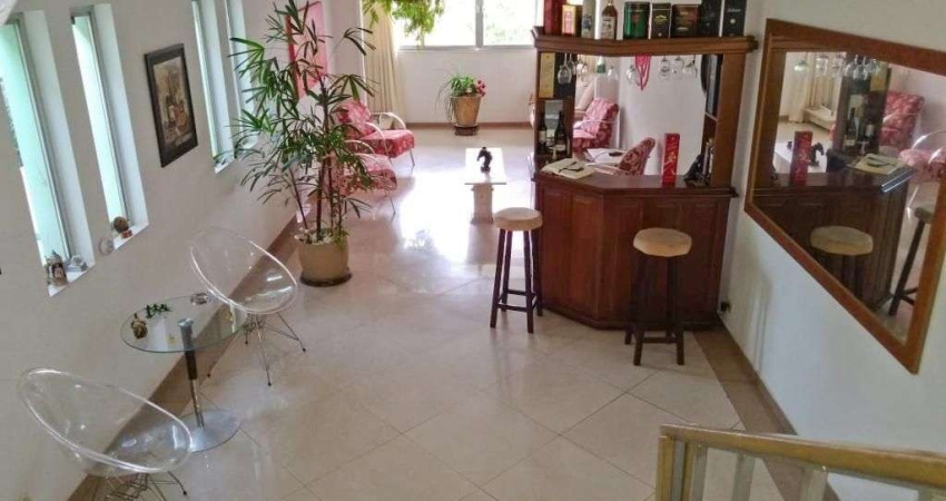 Casa à Venda - Água Fria, 3 Quartos,  217 m2