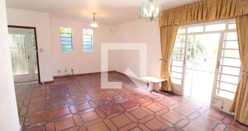 Casa à Venda - Jardim Londrina, 3 Quartos,  208 m2