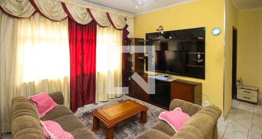 Casa à Venda - Vila Santa Clara, 3 Quartos,  211 m2