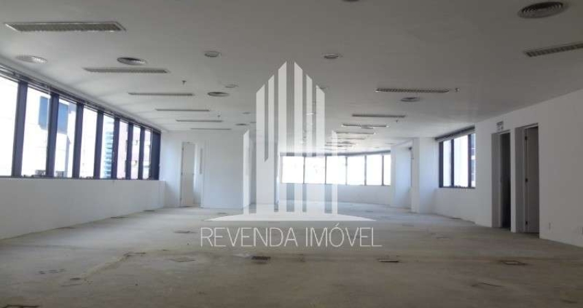 Conj. Comercial no Condomínio Itamambuca no Brooklin com 223m² 2 salas 4 banheiros 5 vagas.