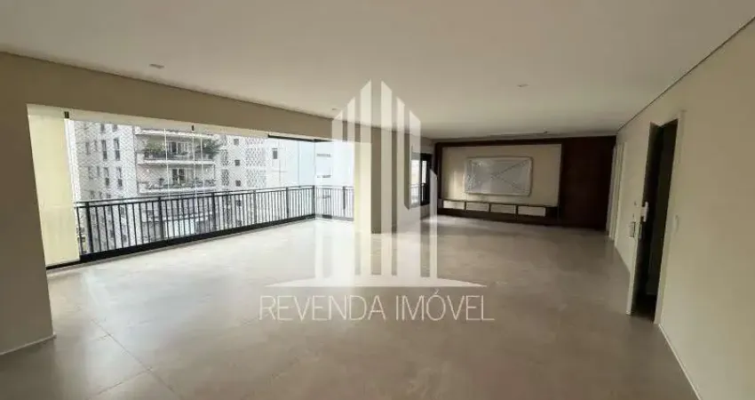 Apartamento Alto Padrão de 207m² com 3 Quartos e 4 Vagas à Venda