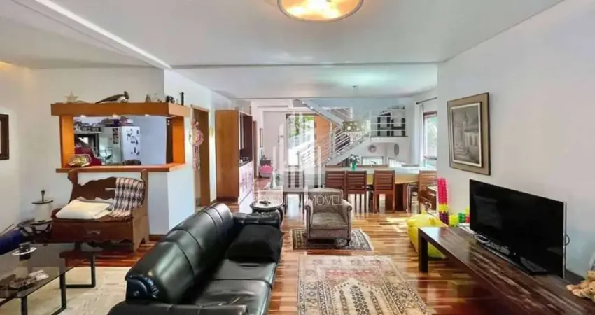 Casa de alto padrão na chácara das paineiras, carapicuíba-sp: 3 suítes, 5 banheiros, piscina e muito mais! venha conferir!