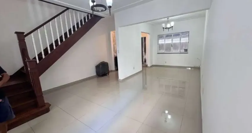 Ipiranga, sobrado residencial de 175m² com 3 dormitórios, 1 suíte, 2 vagas.