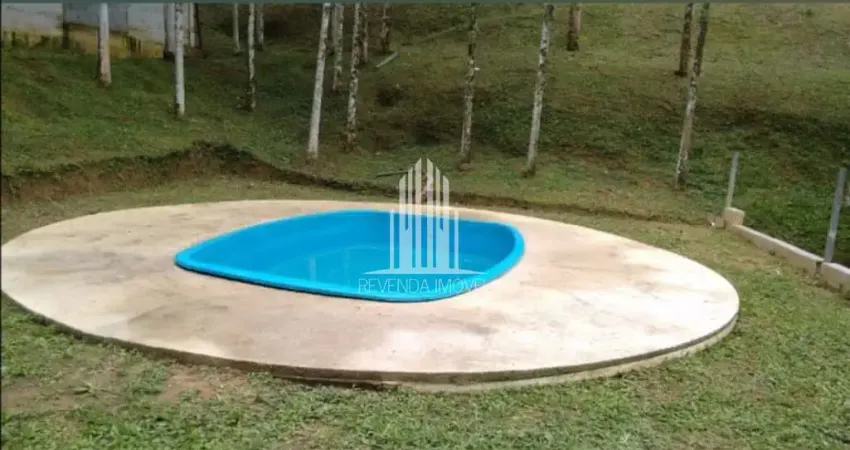 Chácara à Venda em Embura, São Paulo-SP: 4 Quartos, 2 Salas, 3 Banheiros, 10 Vagas de Garagem, 4.000m² de Área. Venha Conhecer!