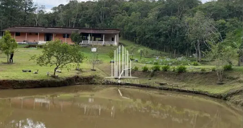 Sítio dos Sonhos: Chácara à Venda em Embu Guaçu/SP - 3 Quartos, 3 Banheiros, 9 Vagas - Área de 25.000m² - Imperdível!