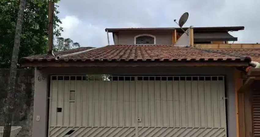 Alugo casa sobrado 115m² 3 dormitórios 1 suíte 2 vagas pq. monte alegre