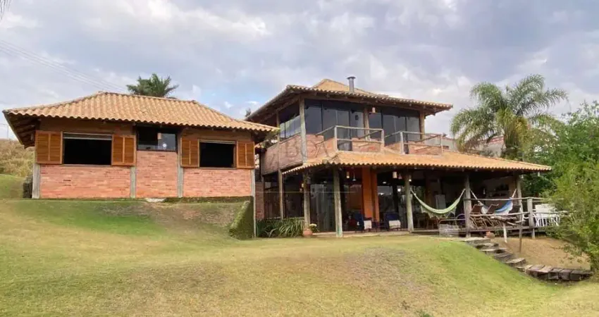 Casa à venda 3 Quartos, 1 Suite, 1 Vaga, com área gourmet, 927.48M², Panorama 2, Bragança Paulista