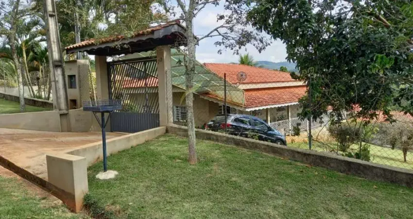 Casa à venda  | 4 Quartos | 1 Suite | 1 Vaga | 975M² | Vale do Rio Cachoeira | Piracaia - SP | Lind