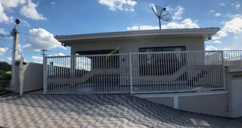 Casa à venda  |  3 Quartos, 1 Suite, 4 Vagas, 400M², Capuava, Piracaia - SP |  Excelente Localizaçã