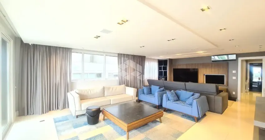 Apartamento mobiliado, com 3 suítes e 4 vagas, no Exposição.