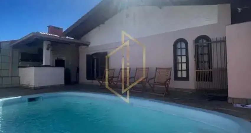 Casa à venda no bairro Floresta - Joinville/SC, Zona Oeste