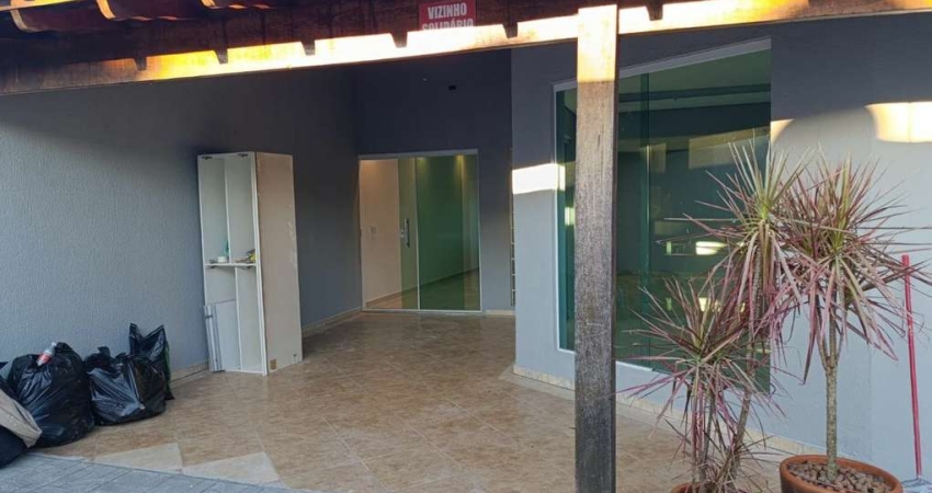 Casa com 3 quartos à venda na Rua Harue Tanaka, 195, Residencial Veneza, Londrina