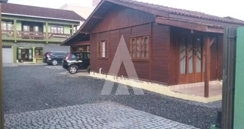 Casa com 6 quartos à venda na Rua São Miguel, --, Boa Vista, Joinville