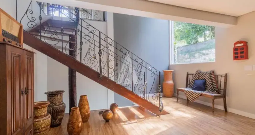 Casa com 4 suítes à venda no bairro Anita Garibaldi em Joinville-SC por R$2.500.000,00.