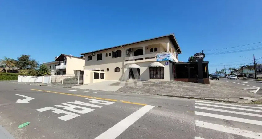 Casa com 4 quartos à venda na Antônio Ramos Alvin, --, Floresta, Joinville