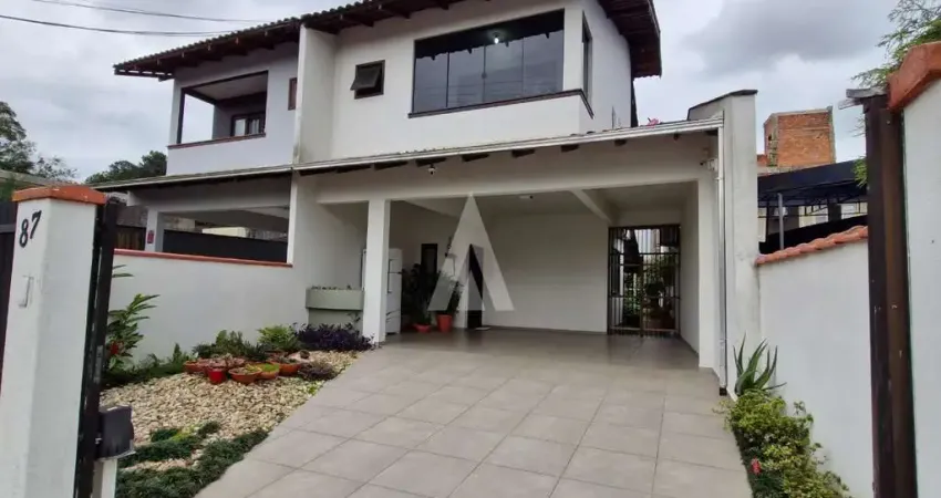 Casa com 3 quartos à venda na Rua Riachuelo, --, Bom Retiro, Joinville
