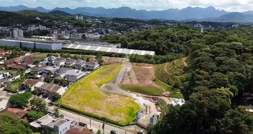 Terreno em condomínio fechado à venda na Rua Alceu Koehntopp, --, América, Joinville